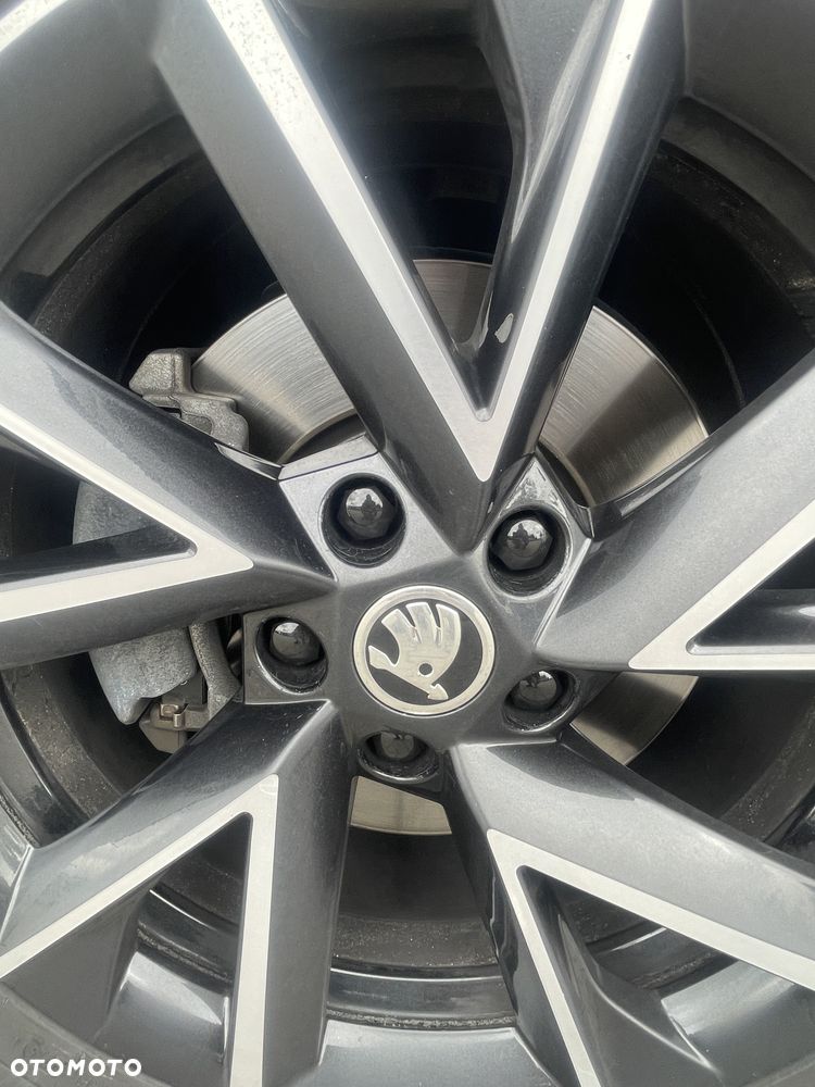 Skoda Superb 2.0 TDI SCR Sportline DSG - 30