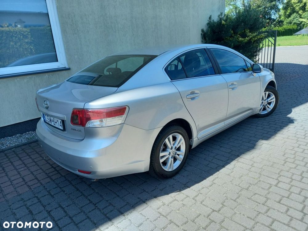 Toyota Avensis 1.8 Premium - 6