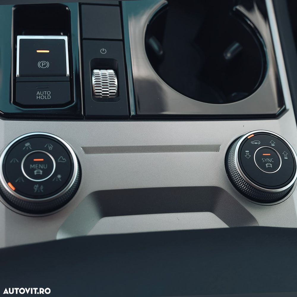 Volkswagen Touareg V6 TDI 4MOTION Elegance - 11
