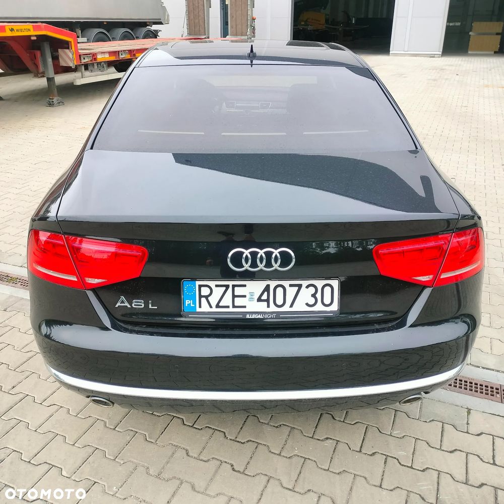 Audi A8 - 4