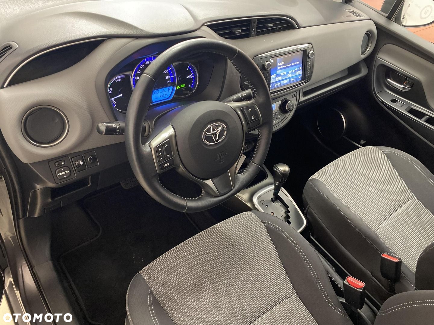 Toyota Yaris - 10