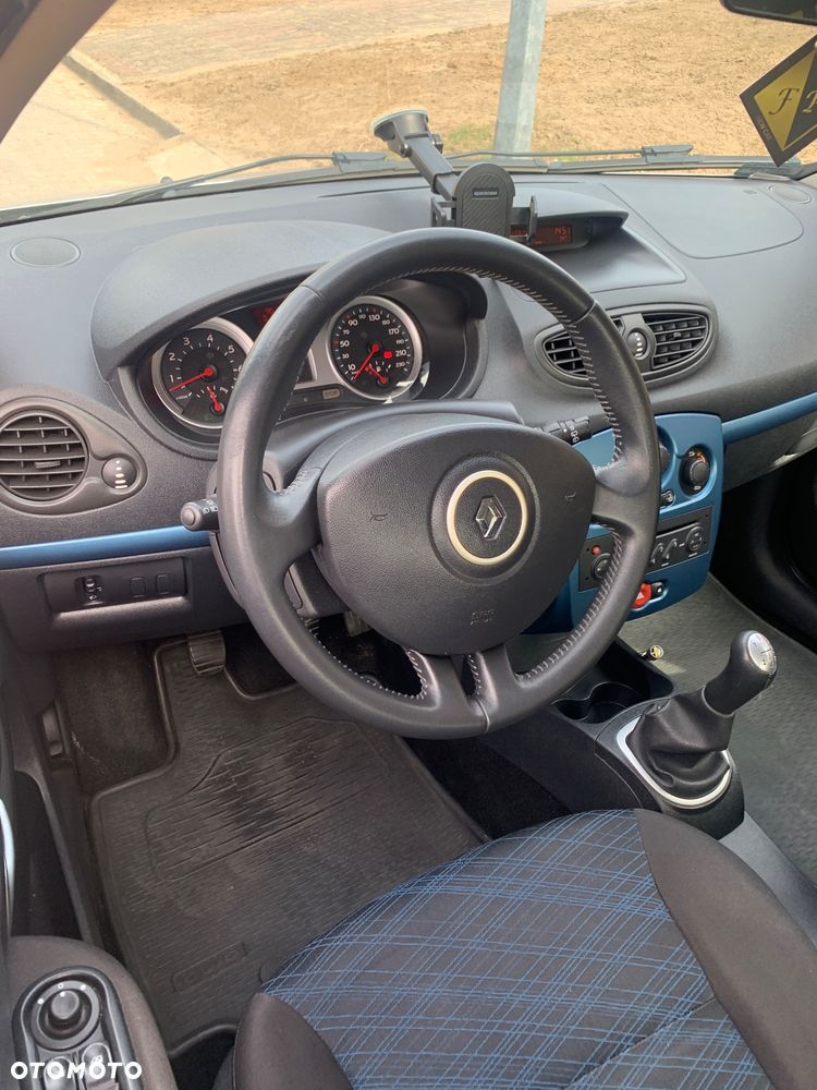 Renault Clio - 12