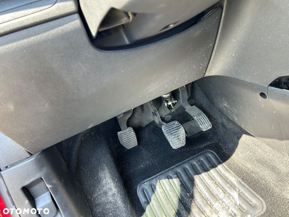 Peugeot 2008 BlueHDi 100 STOP & START Signature - 14