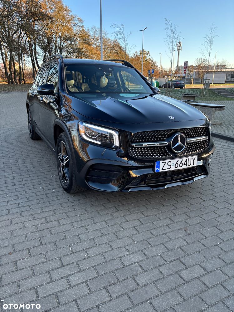 Mercedes-Benz GLB 250 4-Matic AMG Line 8G-DCT - 2