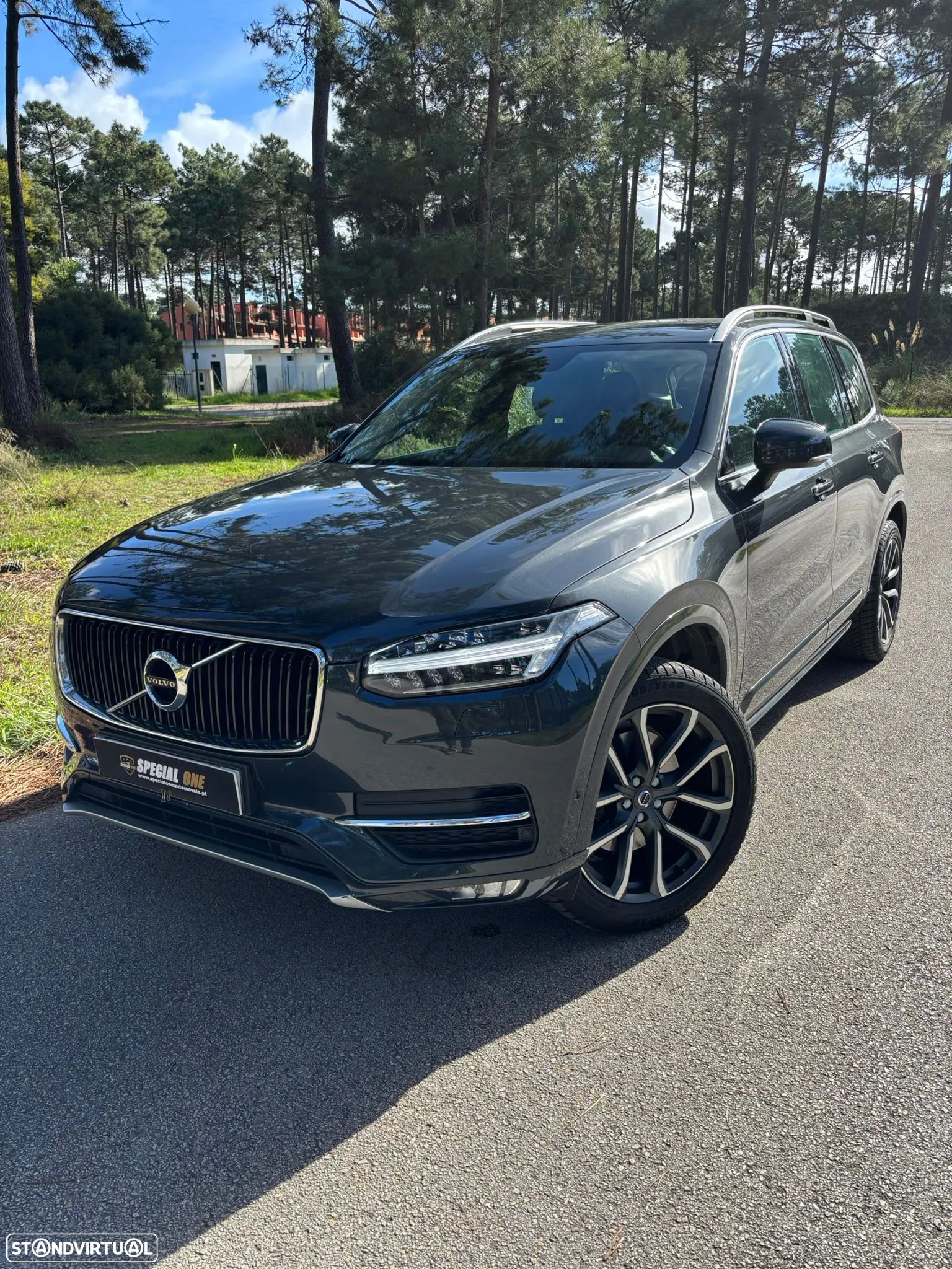 Volvo XC 90 2.0 D4 R-Design - 1