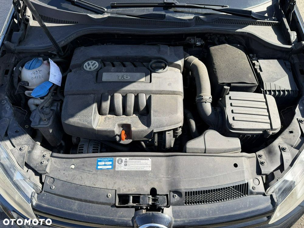 Volkswagen Golf - 24