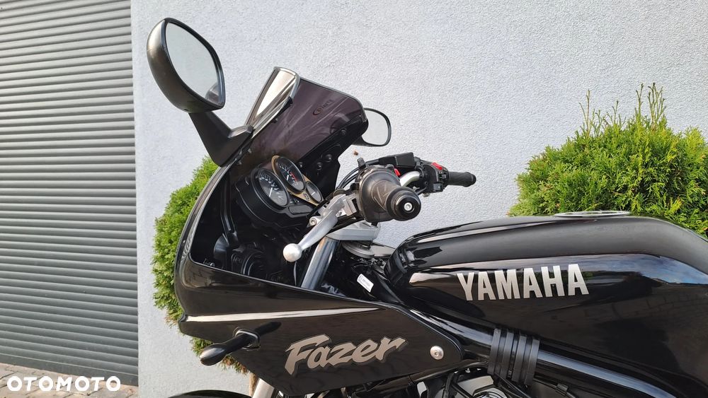 Yamaha FZS - 36