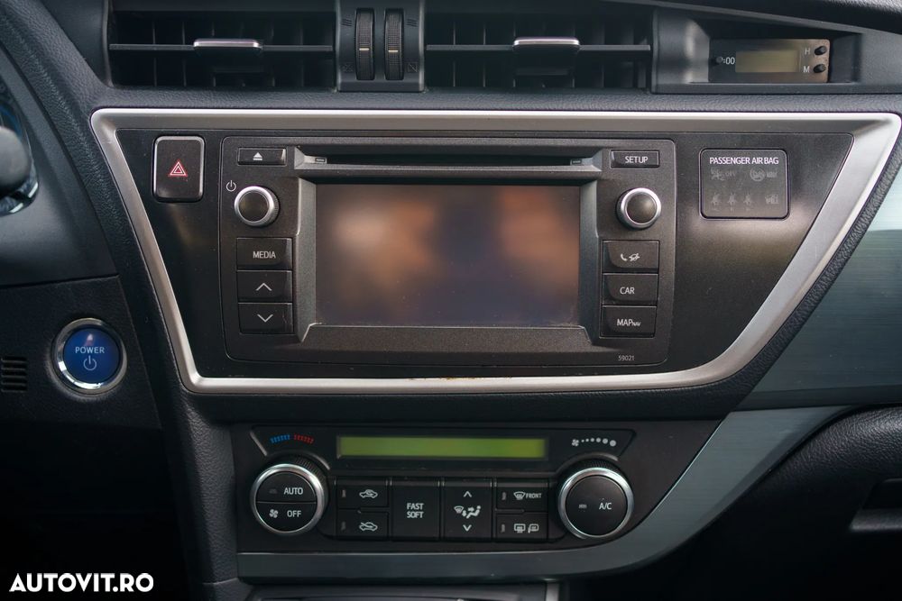 Toyota Auris - 10