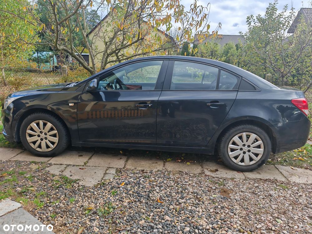 Chevrolet Cruze 1.6 LS - 2