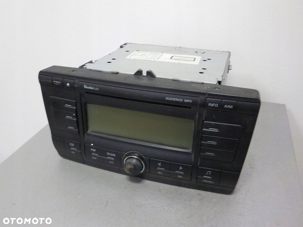 SKODA OCTAVIA II RADIO FABRYCZNE MP3 1Z0035156D - 4