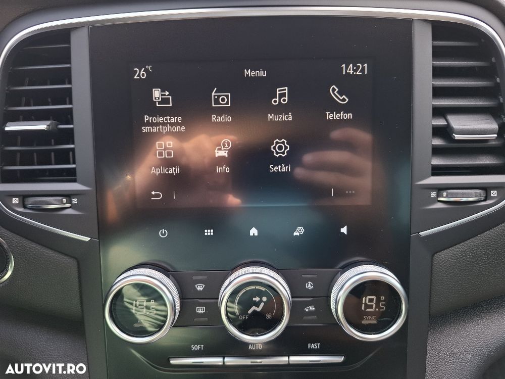 Renault Megane TCe 140 GPF Techno - 19