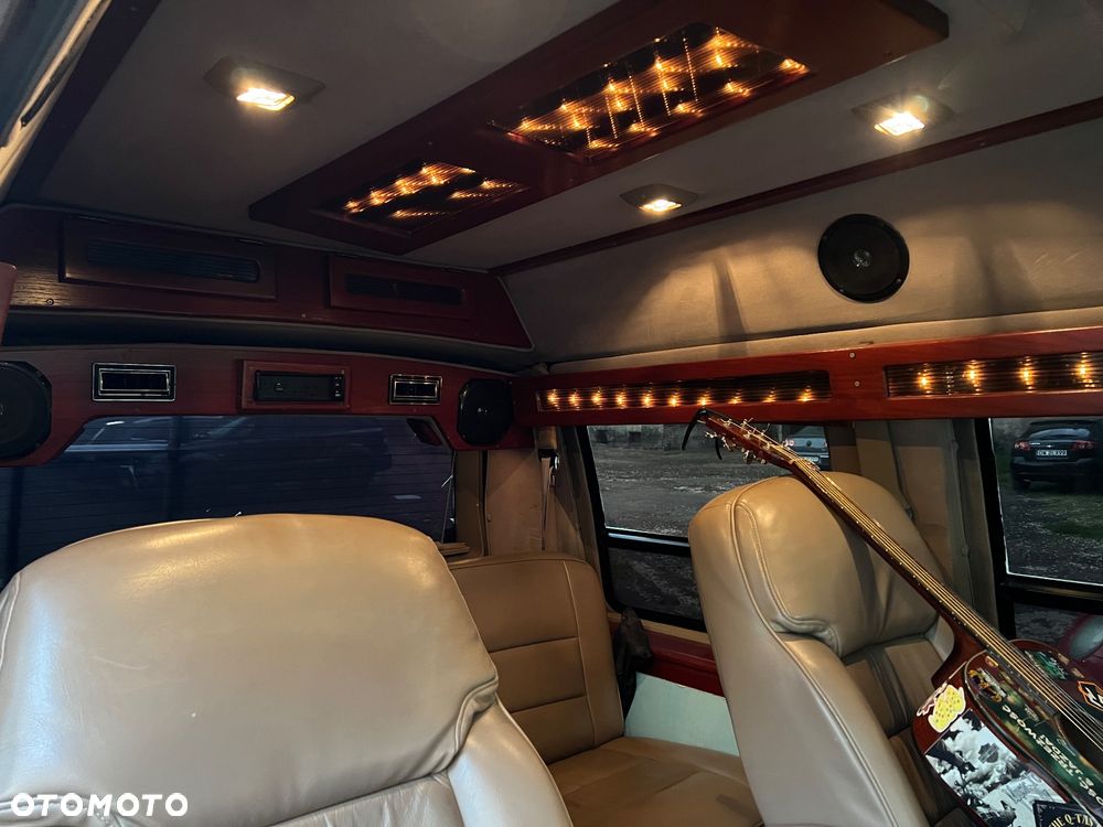 Chevrolet Astro 4.3i V6 - 17