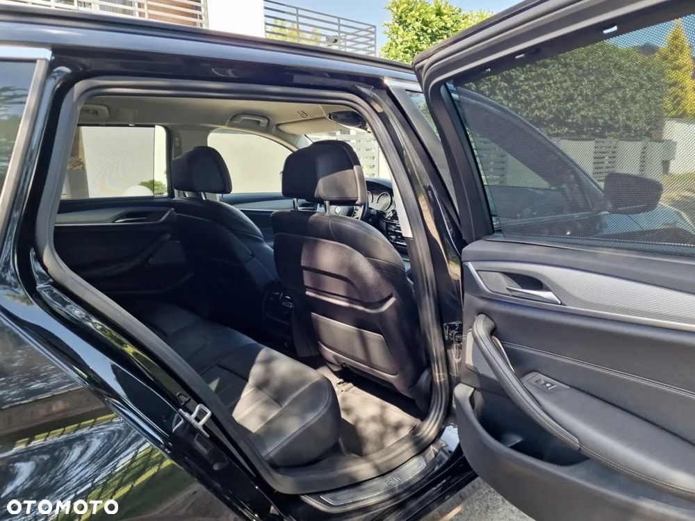BMW Seria 5 530d Sport Line - 16