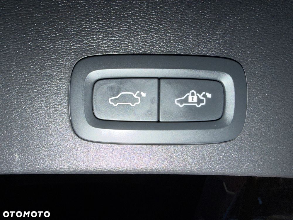 Volvo XC 40 B3 Plus Bright - 21