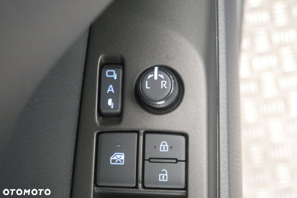 Toyota Camry 2.5 Hybrid Comfort CVT - 28