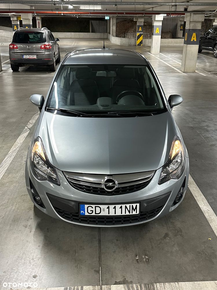 Opel Corsa 1.2 16V Cosmo - 2
