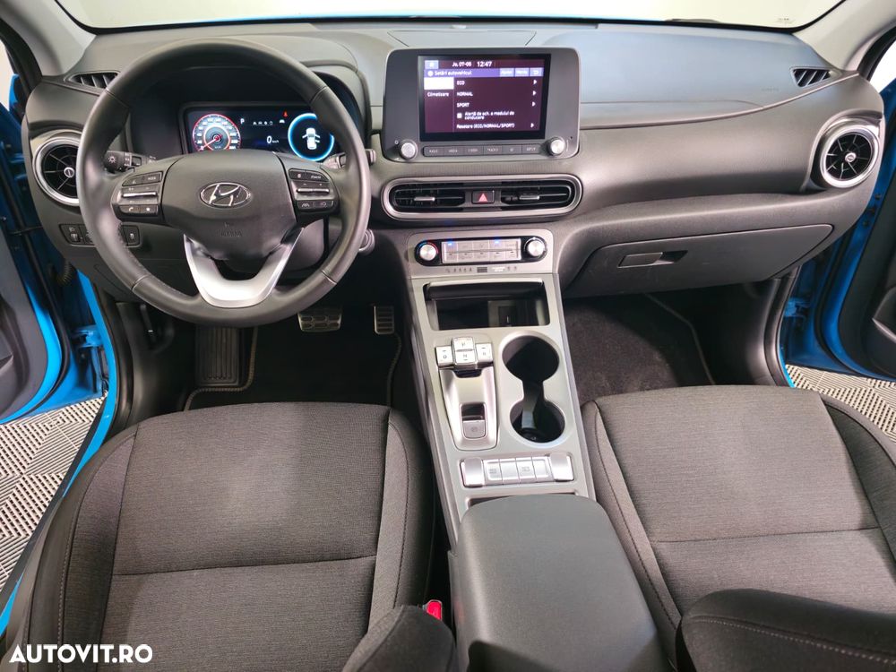 Hyundai KONA - 10
