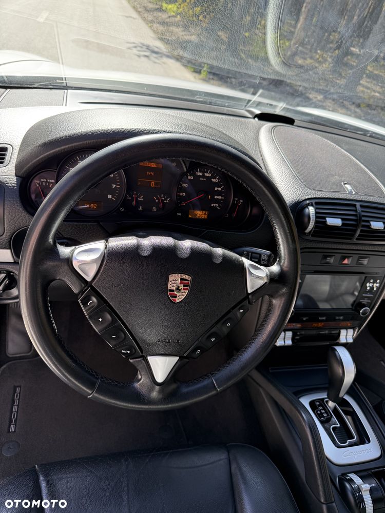 Porsche Cayenne - 9