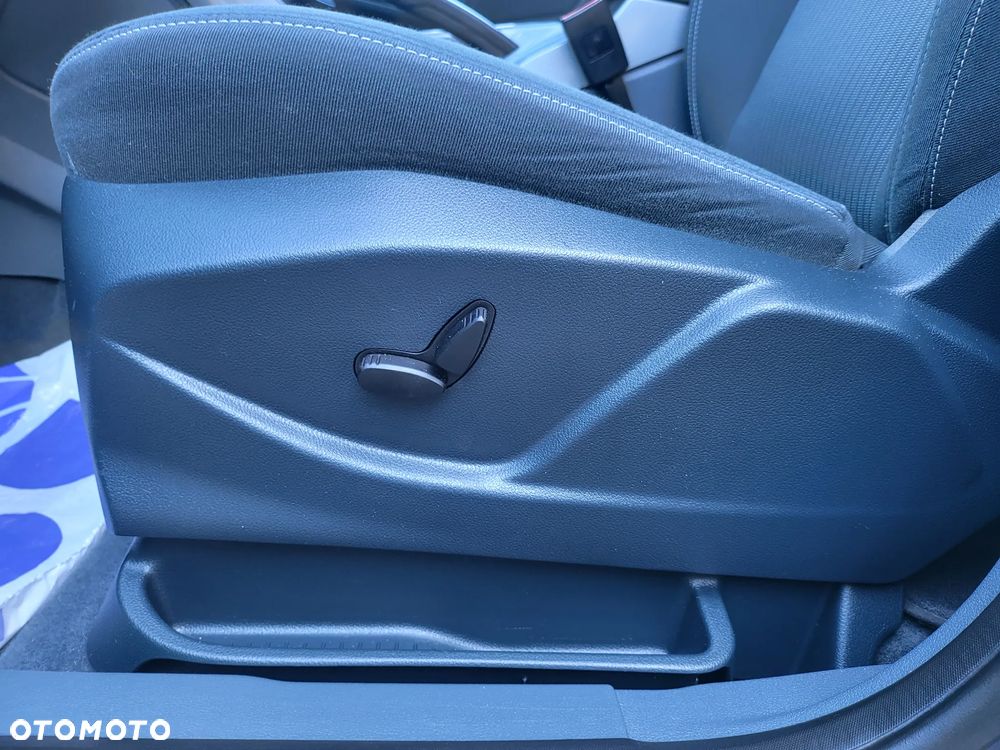 Ford Grand C-MAX 2.0 TDCi Titanium - 23