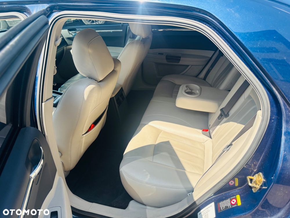 Chrysler 300C 5.7 V8 HEMI Automatik - 8