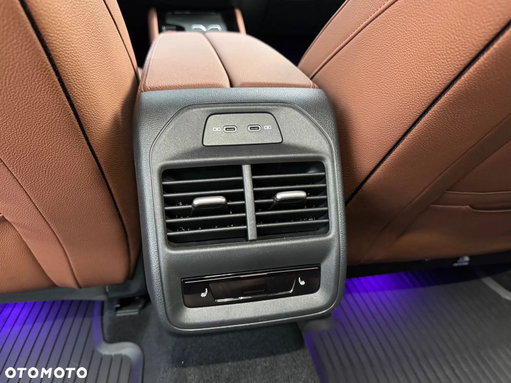 Skoda Superb 2.0 TDI SCR L&K DSG - 25