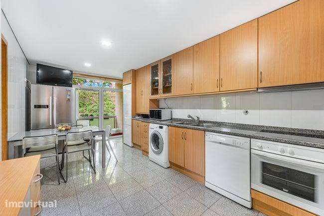 T3 (capacidade para 8 pessoas) com 166 m² e garagem em Guimarães - Grande imagem: 2/18
