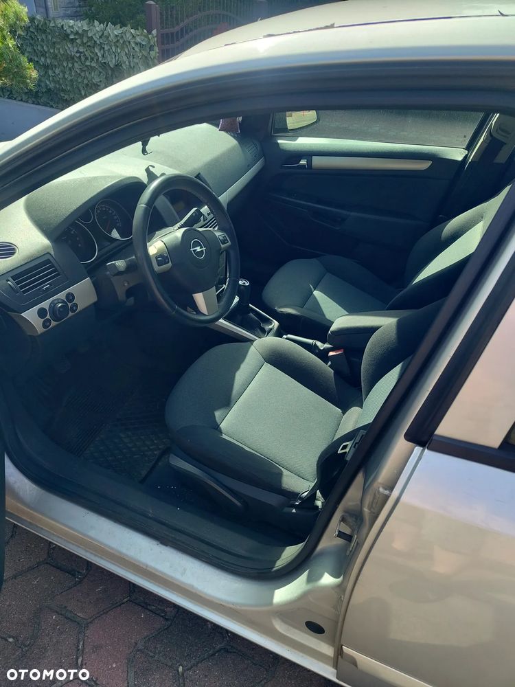 Opel Astra 1.4 111 - 10