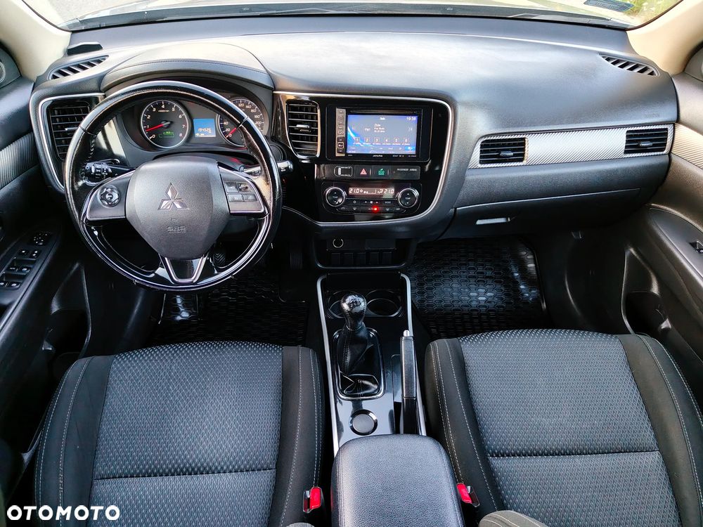 Mitsubishi Outlander 2.0 City Style 2WD - 18