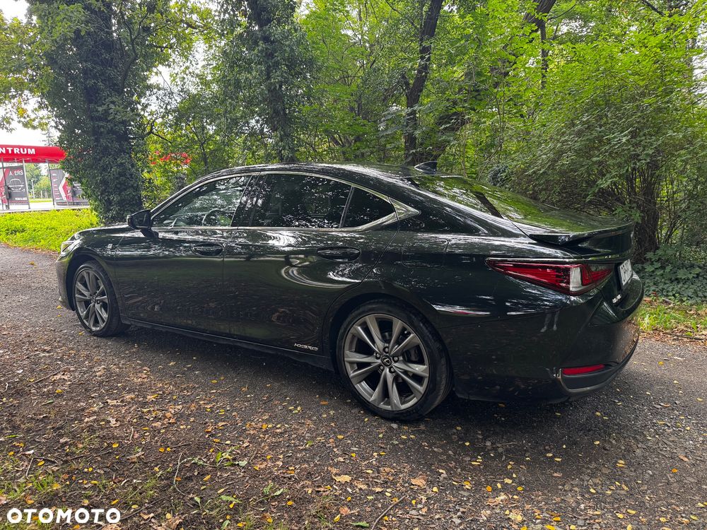 Lexus ES 300h F Sport - 8