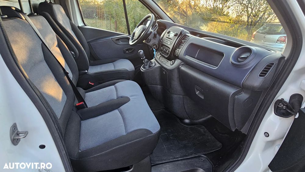Opel Vivaro - 8