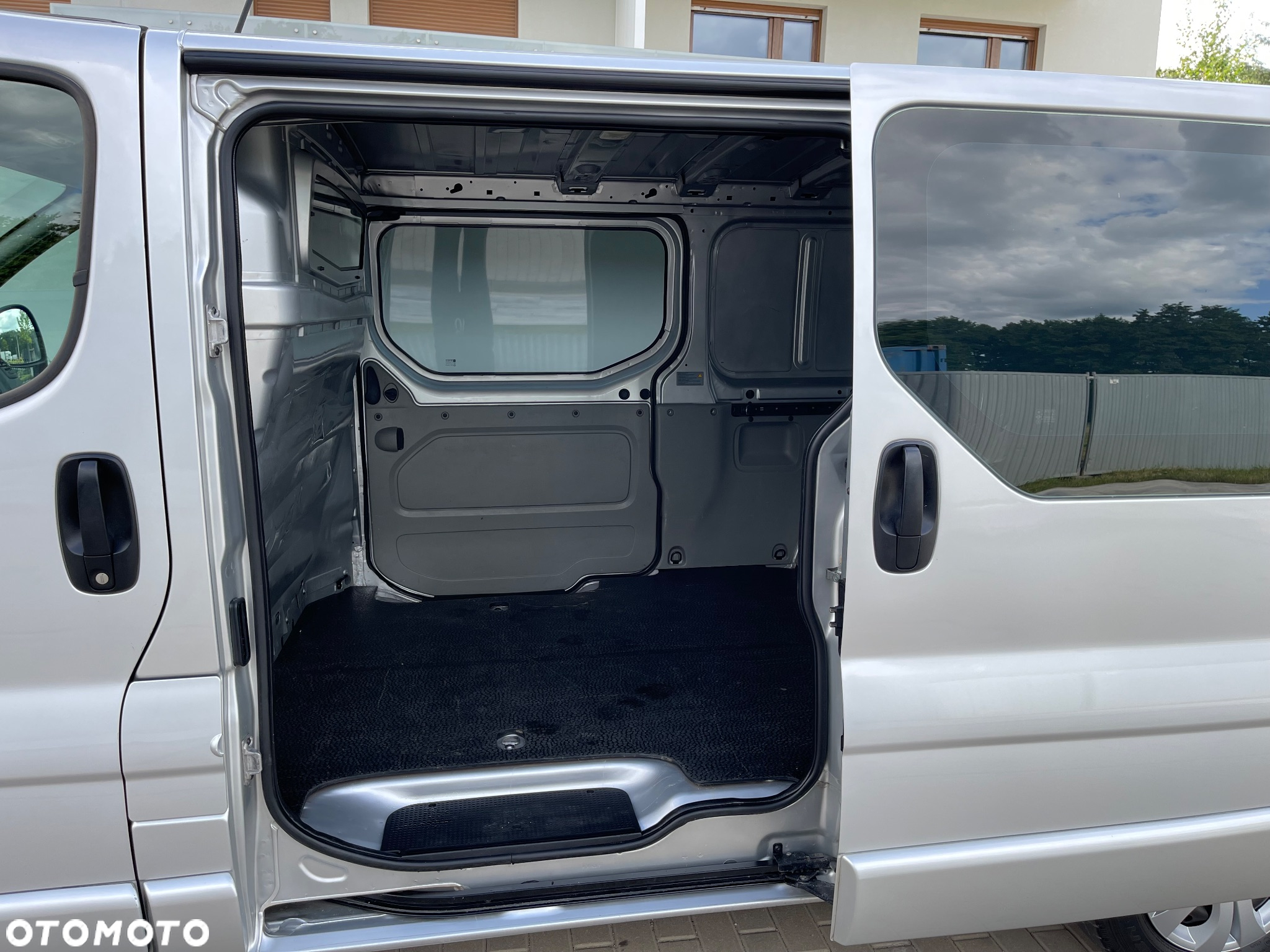 Renault Trafic - 21