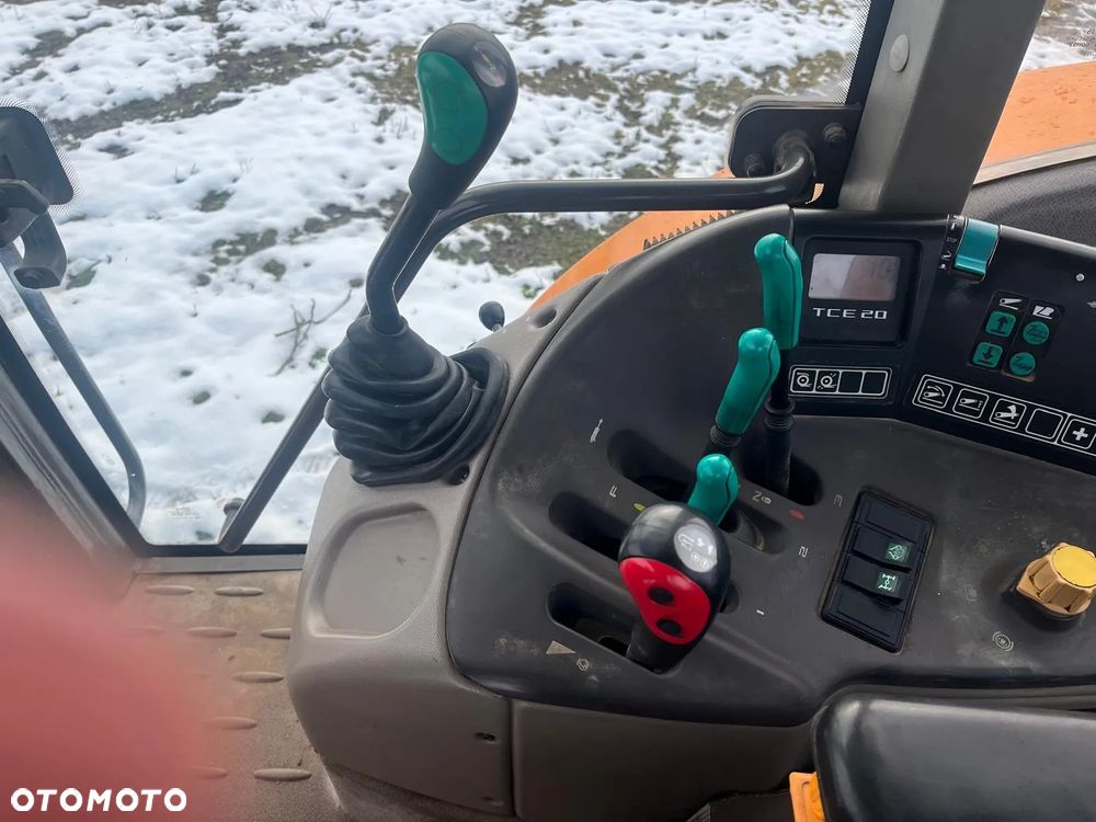 Renault Ares 825 RZ - 5