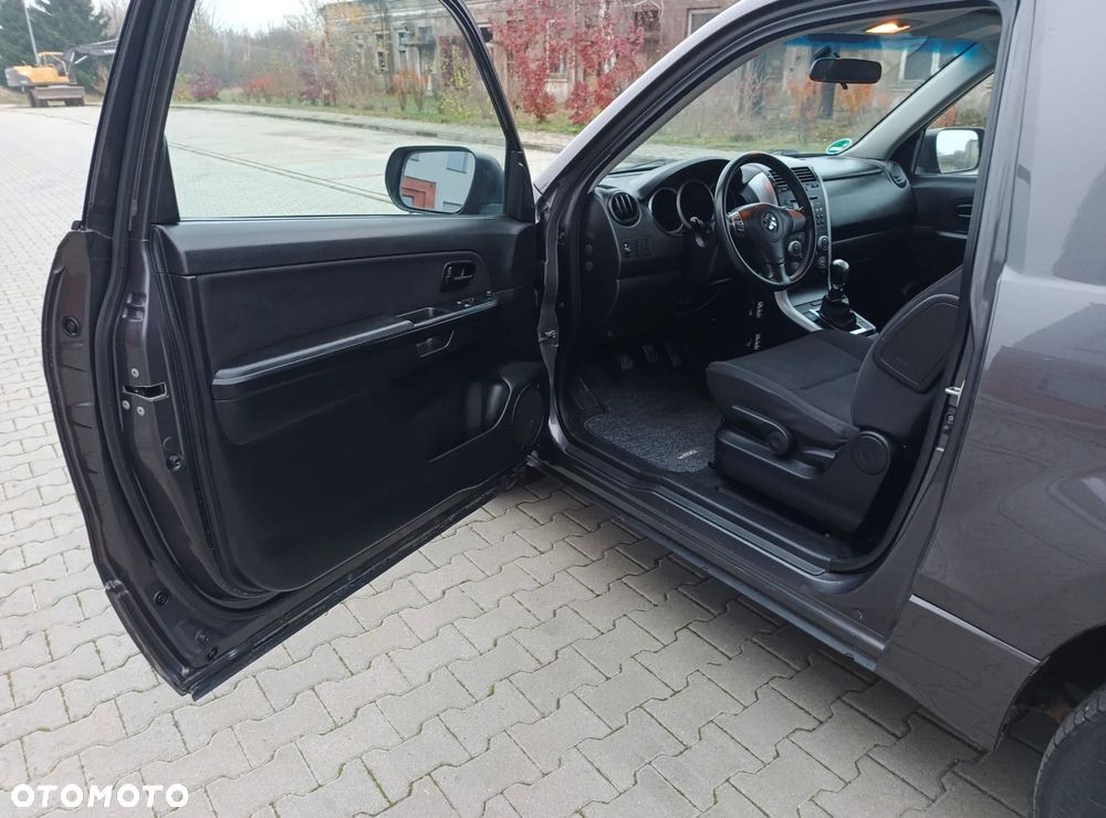 Suzuki Grand Vitara 1.6 Comfort - 23
