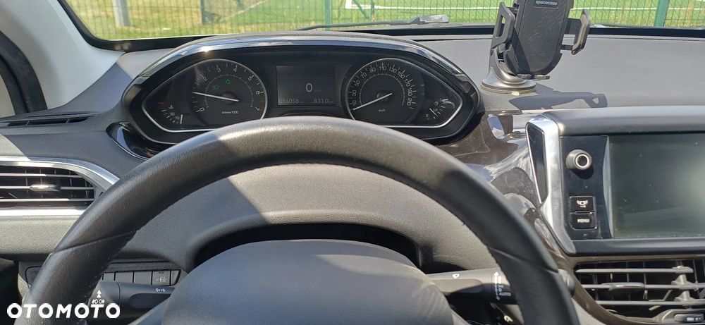 Peugeot 208 82 VTI Allure - 5