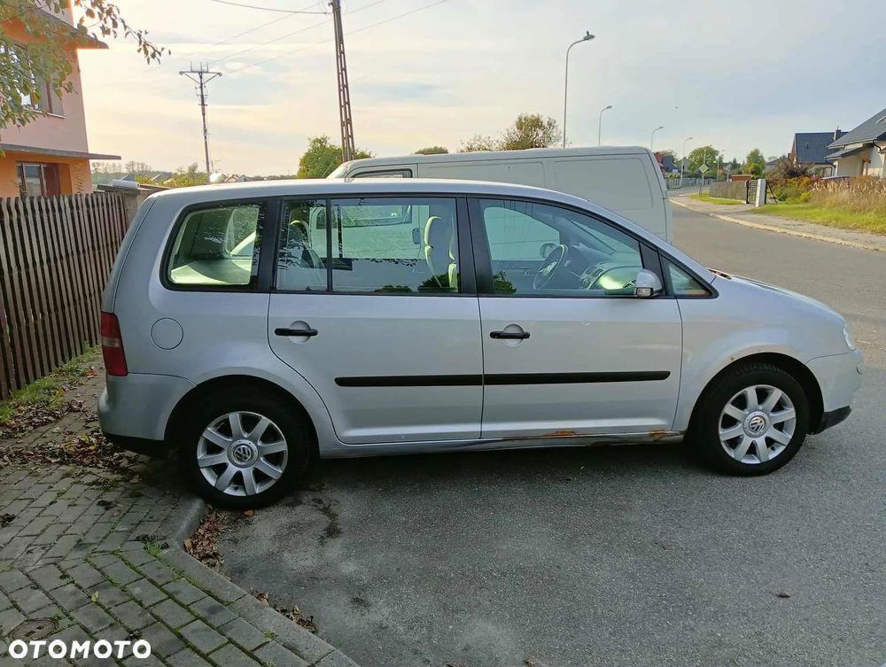 Volkswagen Touran 1.9 TDI Conceptline - 3