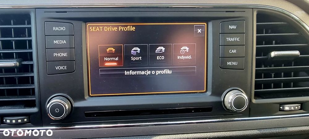 Seat Leon 2.0 TDI DPF Ecomotive DSG FR - 33