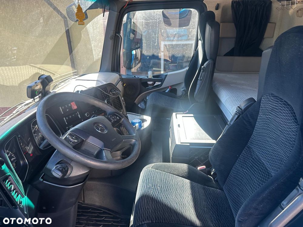 Mercedes-Benz ACTROS - 8