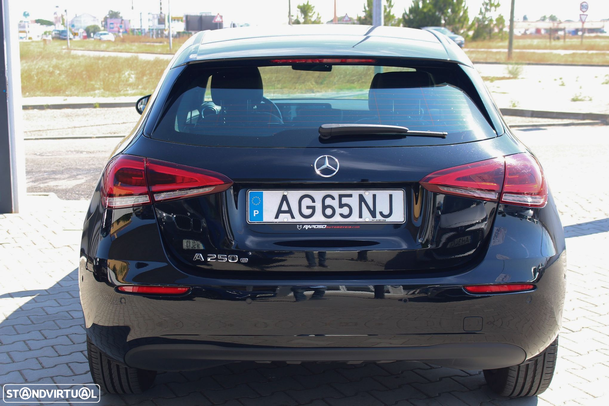 Mercedes-Benz A 250 e Style Plus - 16