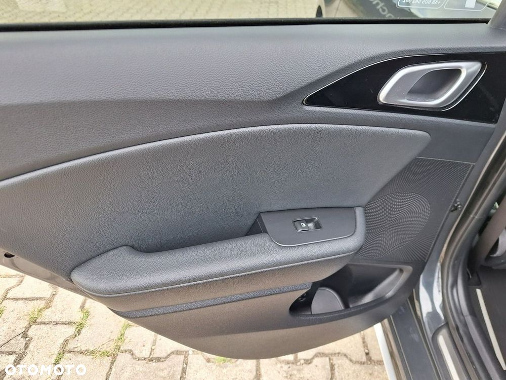 Kia Ceed - 29