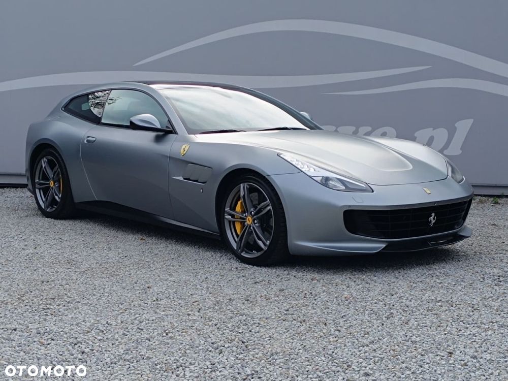 Ferrari GTC4Lusso - 4