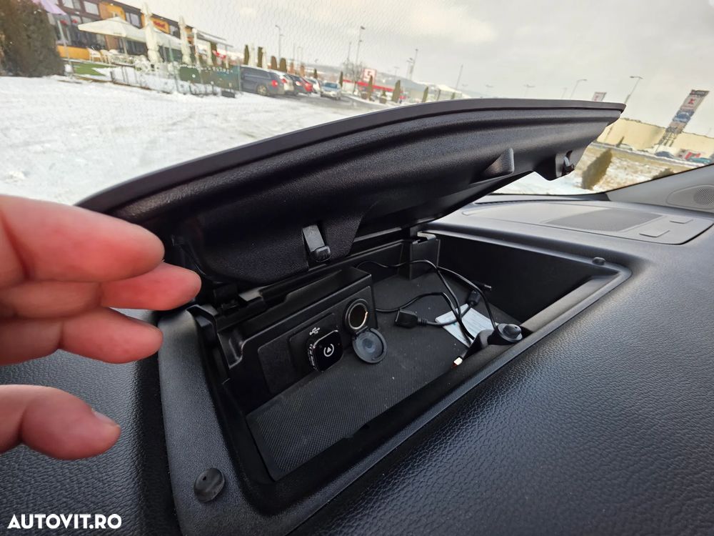 Ford Tourneo Custom Bus 320 2.0 EcoBlue 185 CP L2H1 Titanium X Aut. - 29