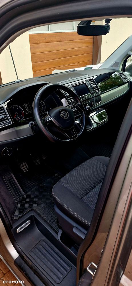 Volkswagen Multivan - 12