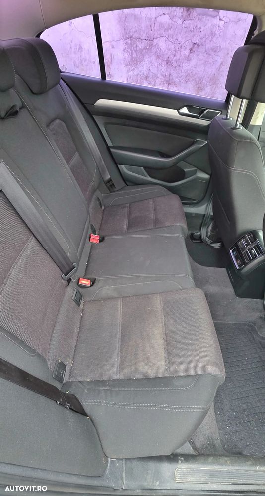 Volkswagen Passat 2.0 TDI Comfortline - 6