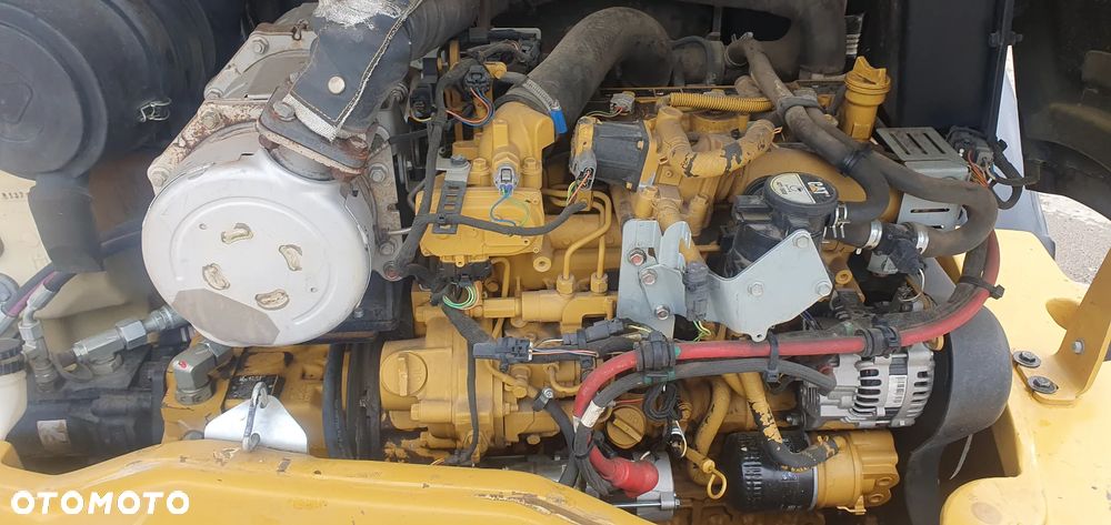 Caterpillar 906M - 9