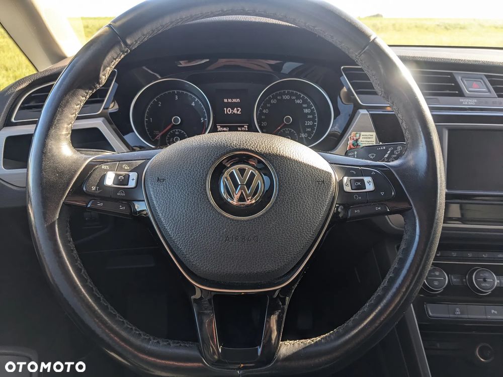 Volkswagen Touran 2.0 TDI BMT Comfortline - 25