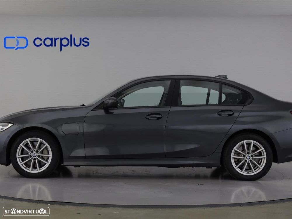 BMW 330 e Auto - 4