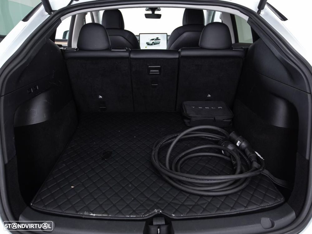 Tesla Model Y Long Range Dual Motor AWD - 13