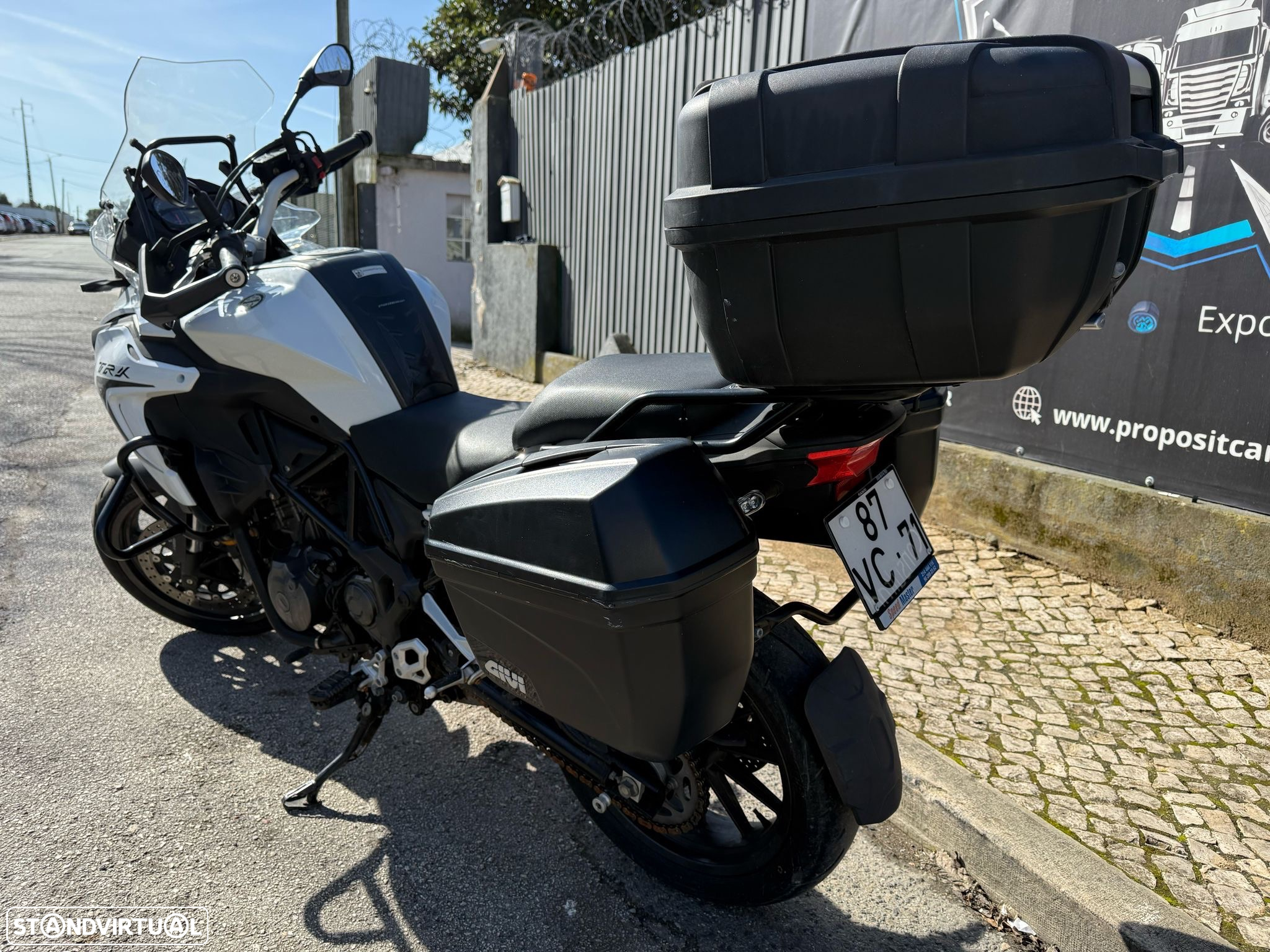 Benelli TRK 502 - 10