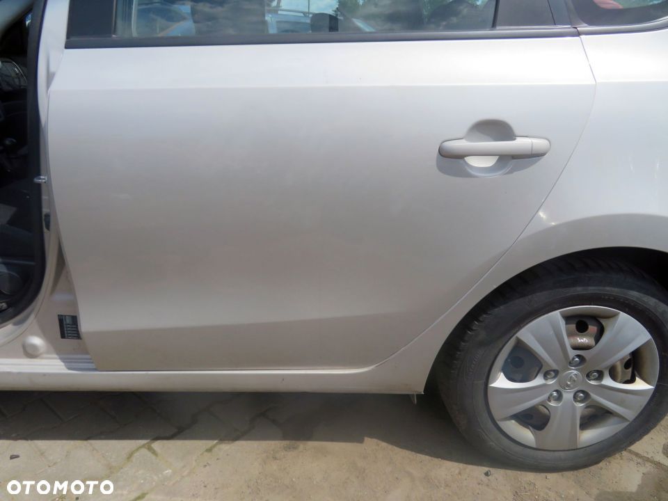 DRZWI TYLNE LEWE I30 I KOMBI QU  SREBRNY HYUNDAI 2007-2010 - 3