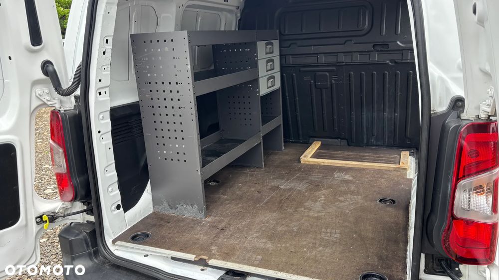 Opel COMBO - 11